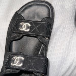 Chanel slippers 🖤 SOLD
